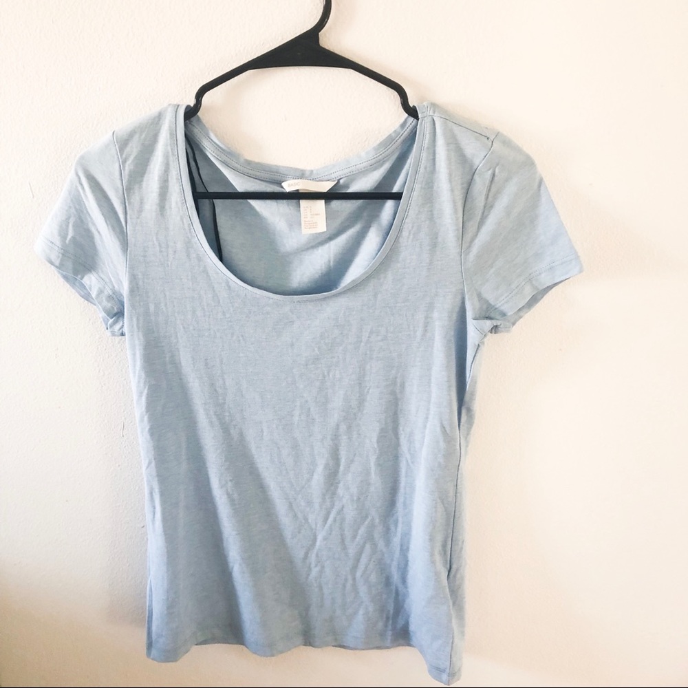 H&M light blue T-shirt